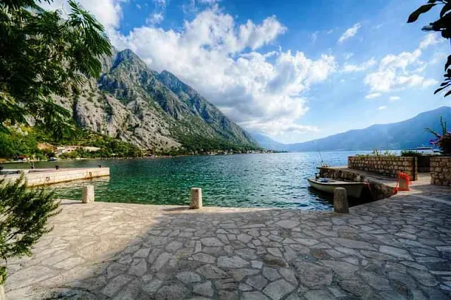 Stone house for sale on the front line in Kotor